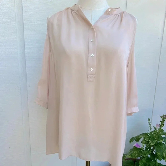 Women’s Nicole Miller Artelier 100% Silk Cold Shoulder Cutout Button Down Blouse - Picture 2 of 10